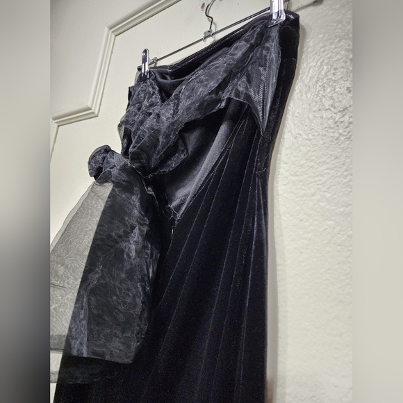 Lulus Mesmerizing Elegance Black Velvet Strapless Backless Maxi Dress S Wedding - Picture 8 of 8